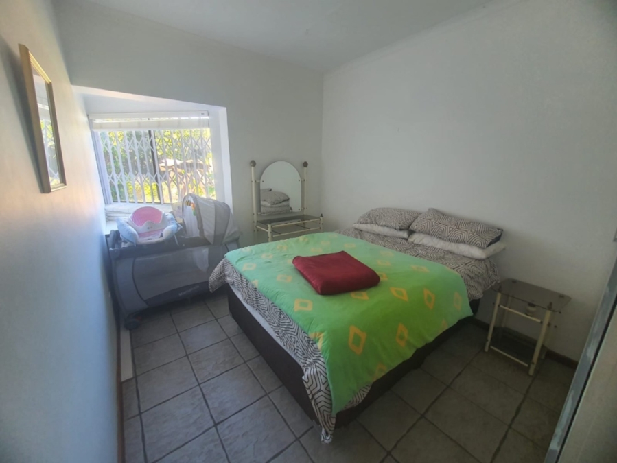 To Let 4 Bedroom Property for Rent in Beacon Bay Eastern Cape